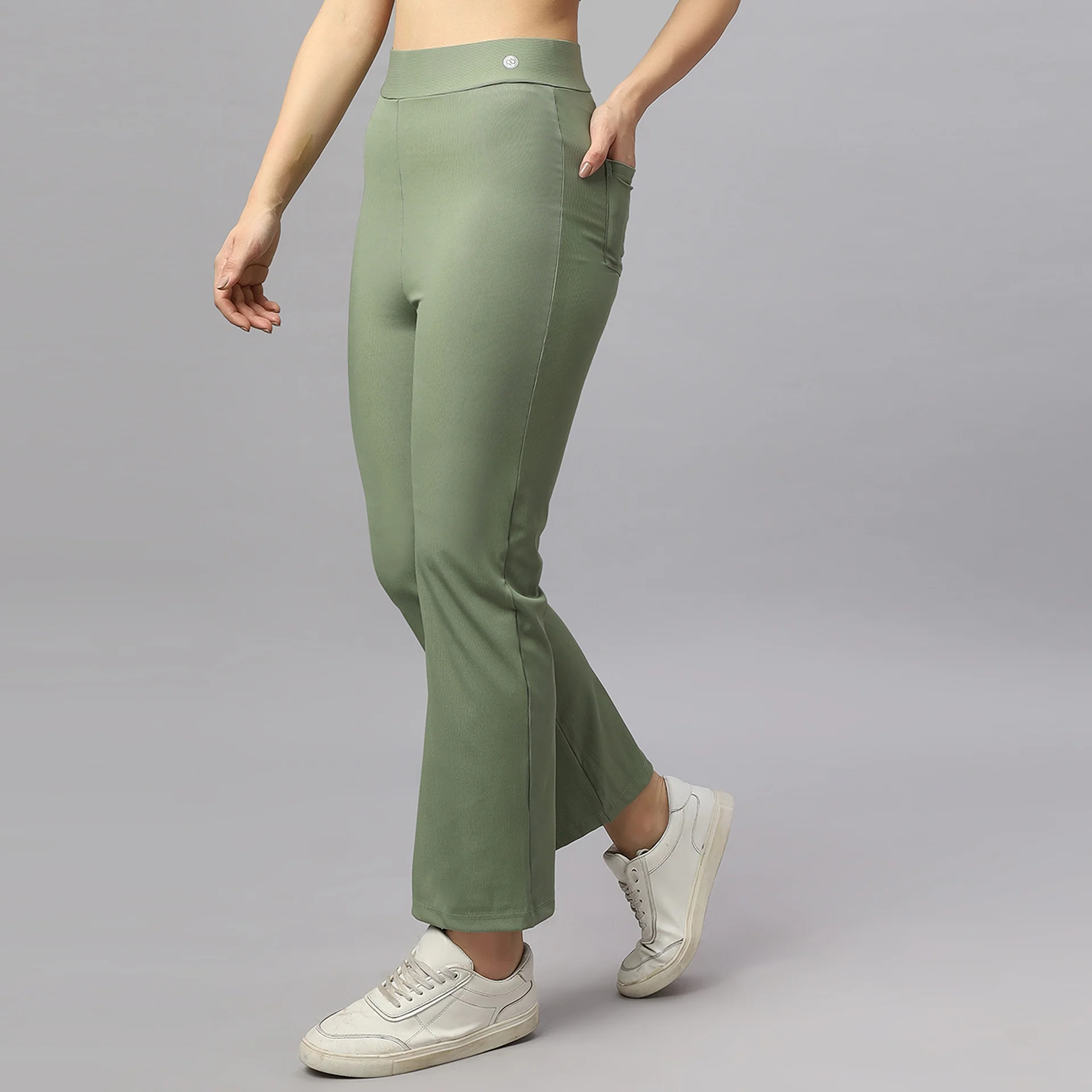 SOIE WOMENS TRACK PANT MID-RISE ANKLE-LENGTH FIT AND BACK POCKETS