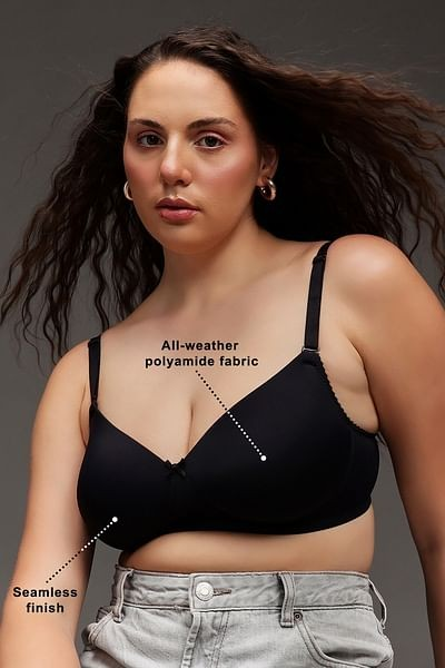 Clovia Women Polyamide Solid Padded Full Coverage Wire Free T-Shirt Bra