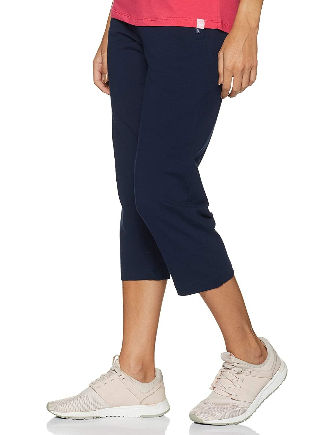 Van Heusen Women's Relaxed Fit High Rise Smart Tech+ Easy Stain Release Solid Lounge Capri