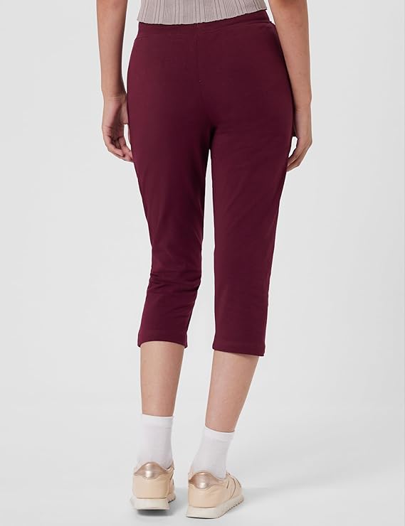 Van Heusen Women's Relaxed Fit High Rise Smart Tech+ Easy Stain Release Solid Lounge Capri