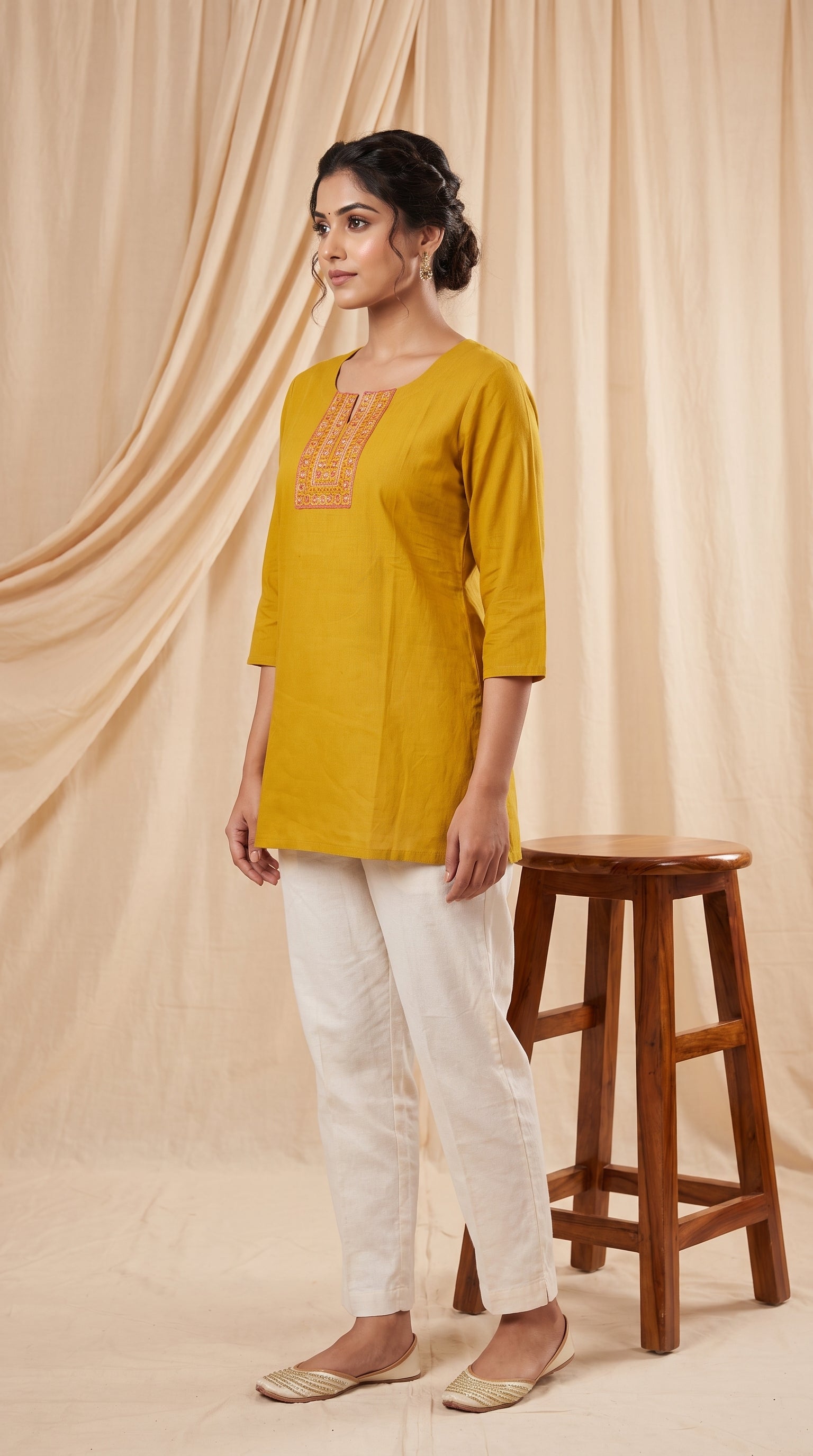 Paneri Embroidery Elegant Hand-Embroidered Short Kurti