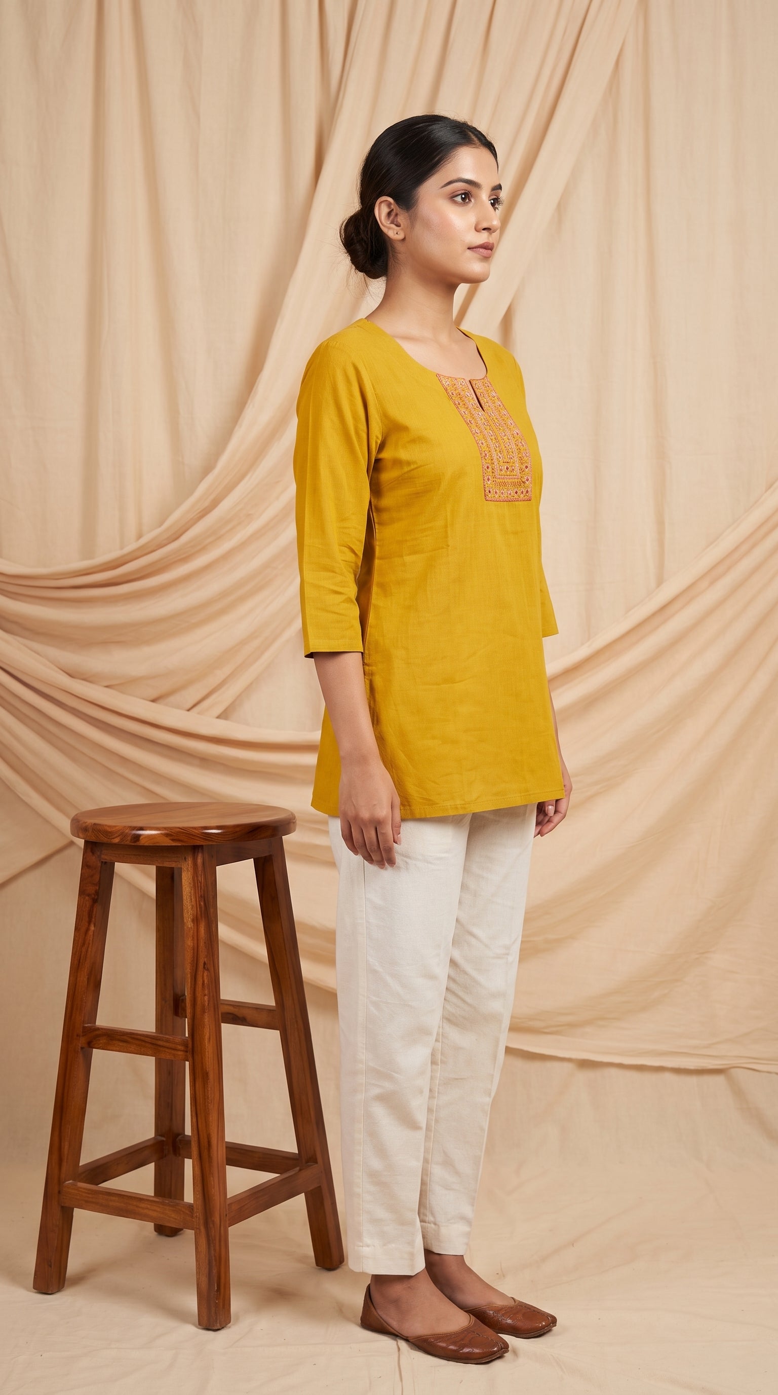 Paneri Embroidery Elegant Hand-Embroidered Short Kurti
