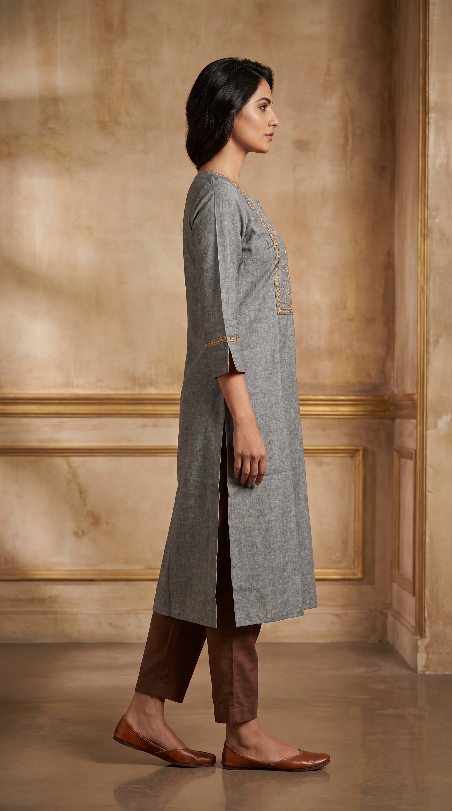 Paneri Elegant Floral Embroidered Straight Kurti