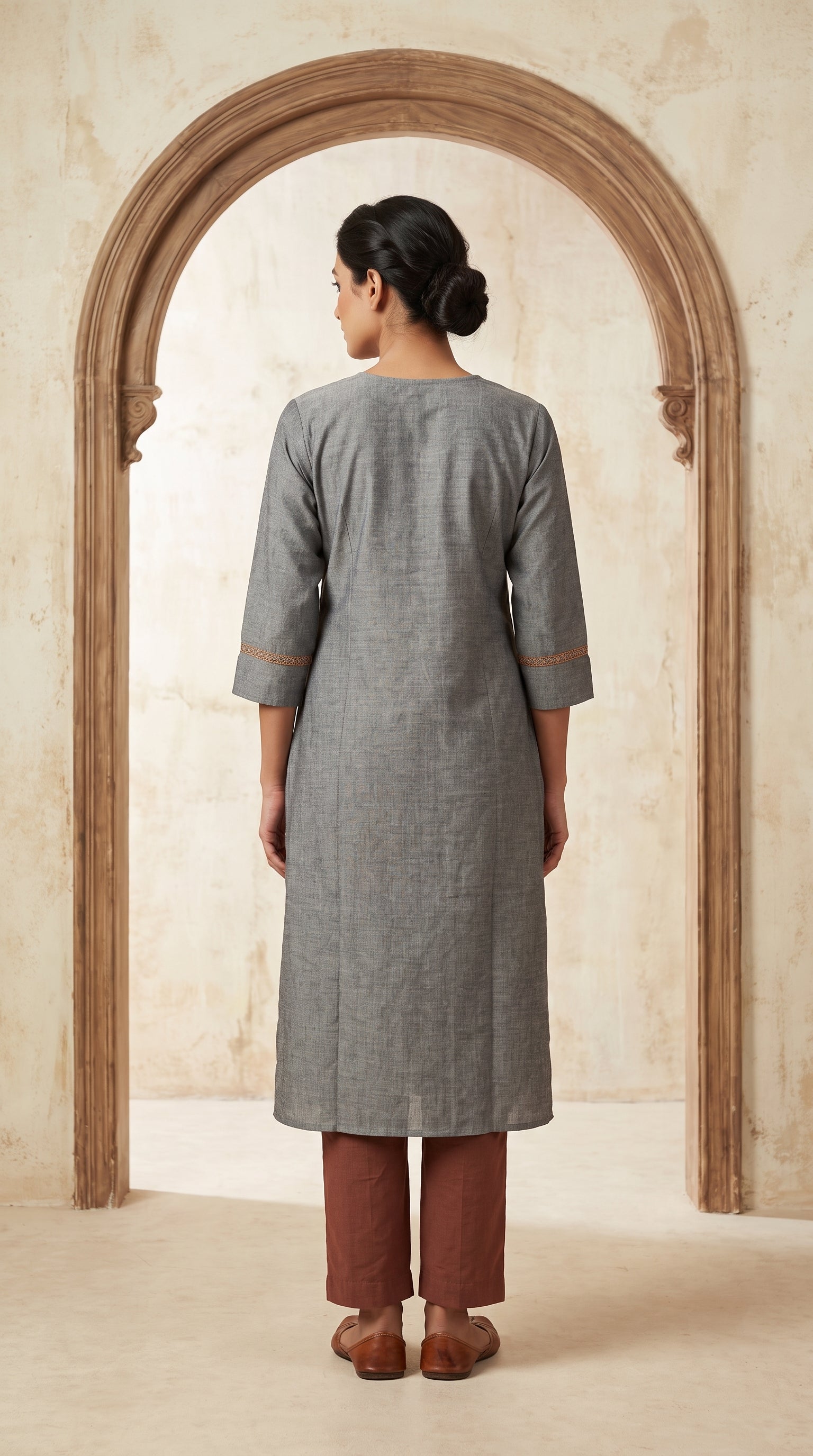 Paneri Elegant Floral Embroidered Straight Kurti